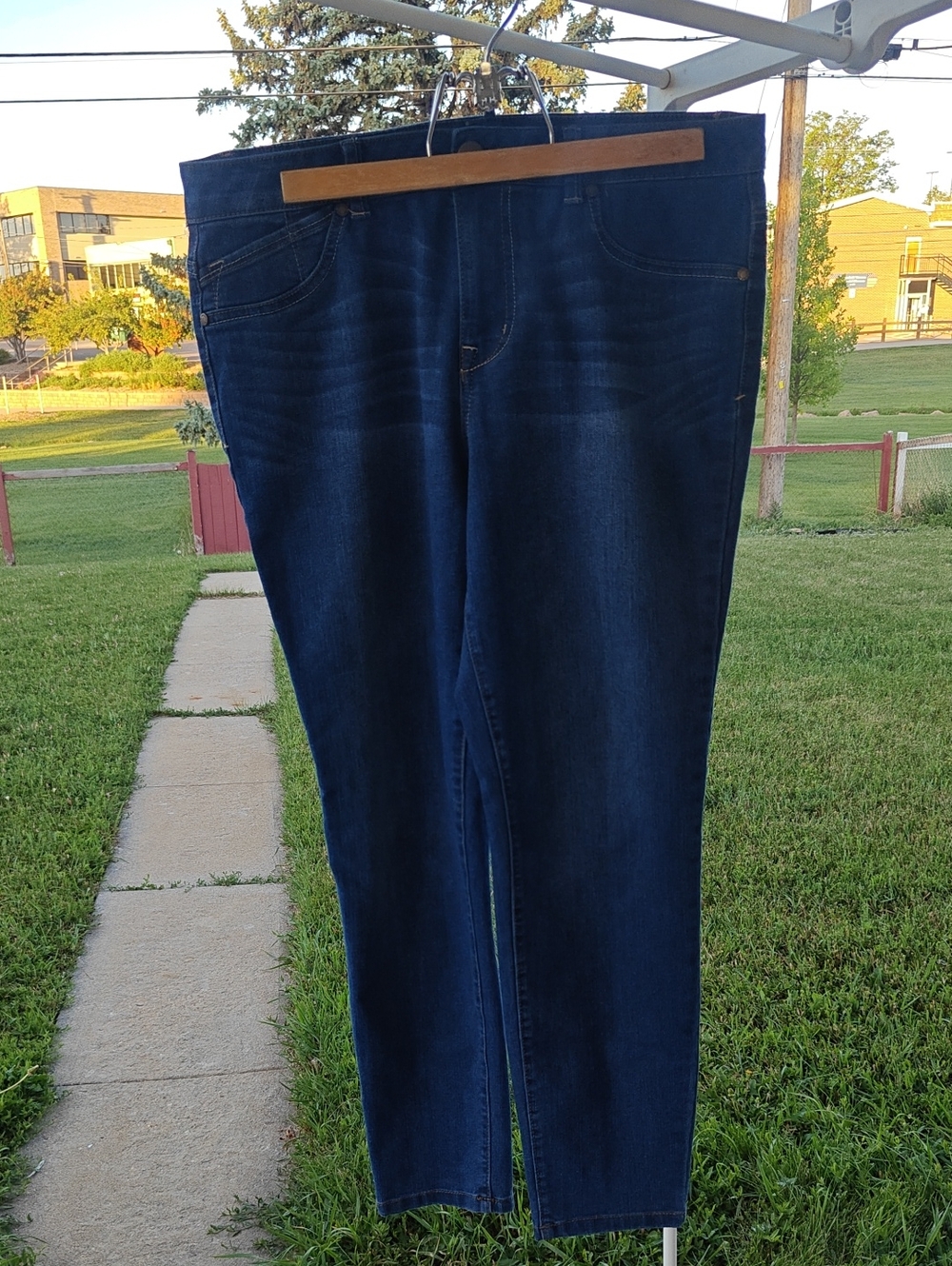 1822 Denim Dark Indigo Capri Jeans Sz 14